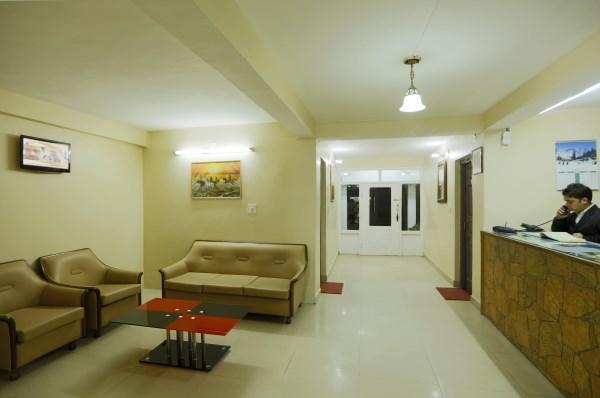 Hotel Mohan Palace Manāli Buitenkant foto
